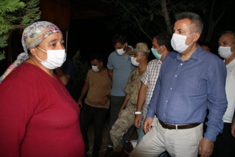 Evi alevlere teslim olan kadın g&ouml;zyaşlarına boğuldu