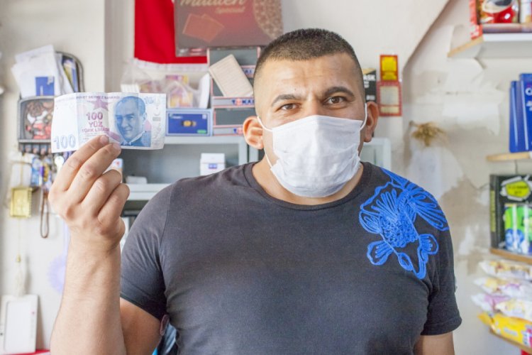 Hatalı banknotu, 150 bin TL'ye satıyor