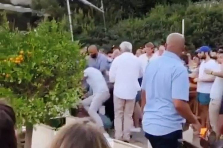 Sosyetik işletmede yumruklar havada u&ccedil;uştu