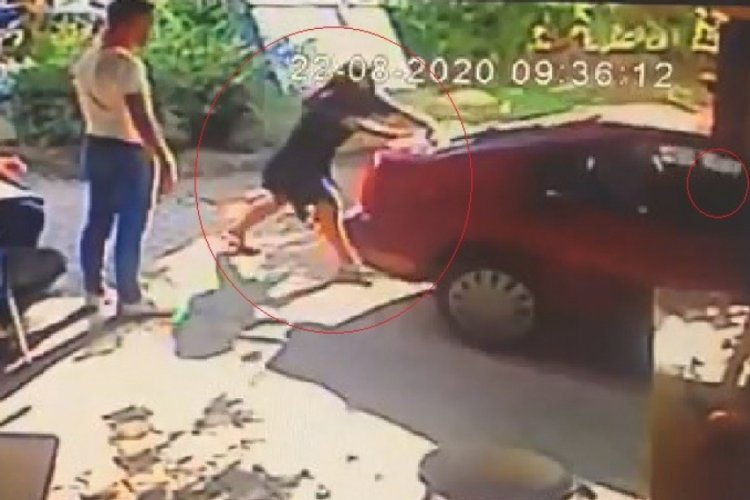 Bursa'da sevgilisi itti, o d&uuml;z kontak yaptı, o anlar g&uuml;venlik kamerasına anbean yansıdı