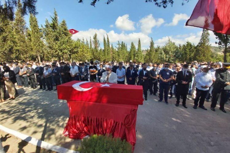 Sel şehidi uzman &ccedil;avuş g&ouml;zyaşlarıyla uğurlandı