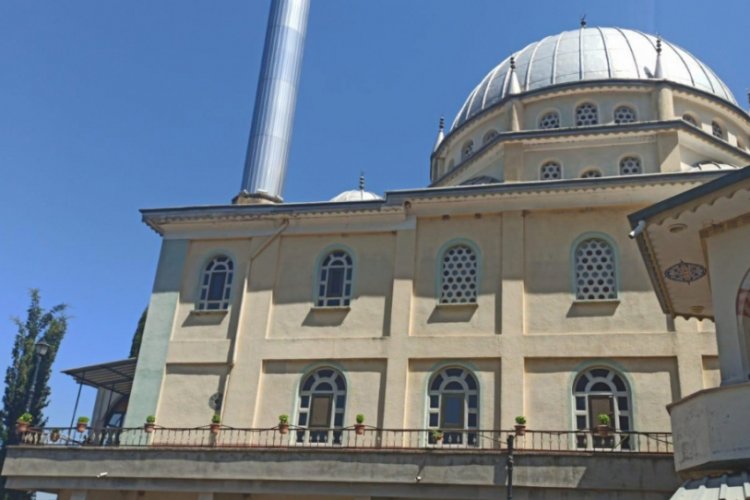 Bursa'da caminin &ccedil;atısından d&uuml;şen iş&ccedil;i ağır yaralandı