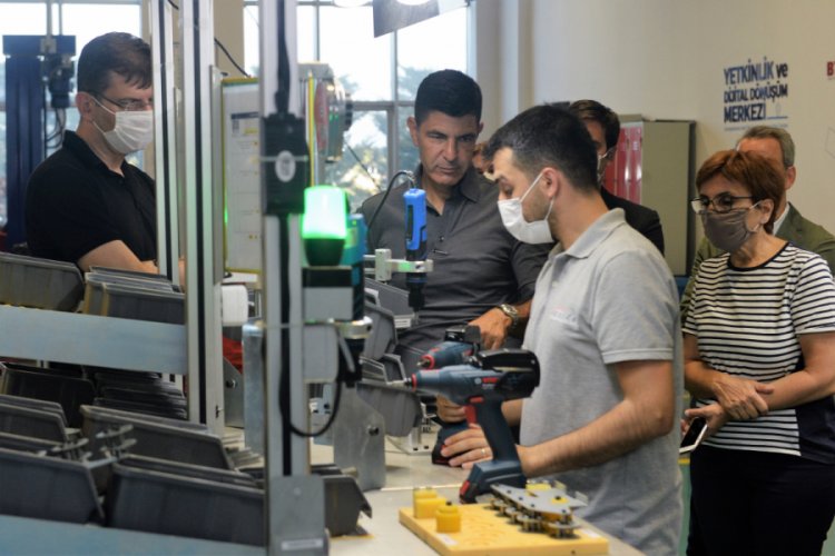 BOSİAD y&ouml;netiminden Bursa model fabrikaya ziyaret