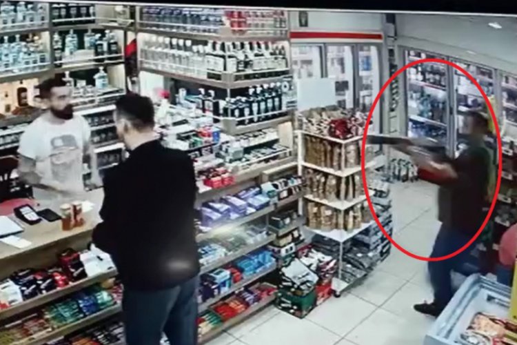 Bursa'da tekel bayisinde işlenen cinayette 3 sanığın yargılanmasına başlandı