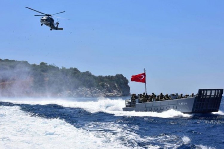 T&uuml;rk Deniz Kuvvetleri'nden Girit'e askeri eğitim!