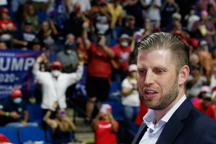 Se&ccedil;im &ouml;ncesi Trump ve oğluna dava şoku