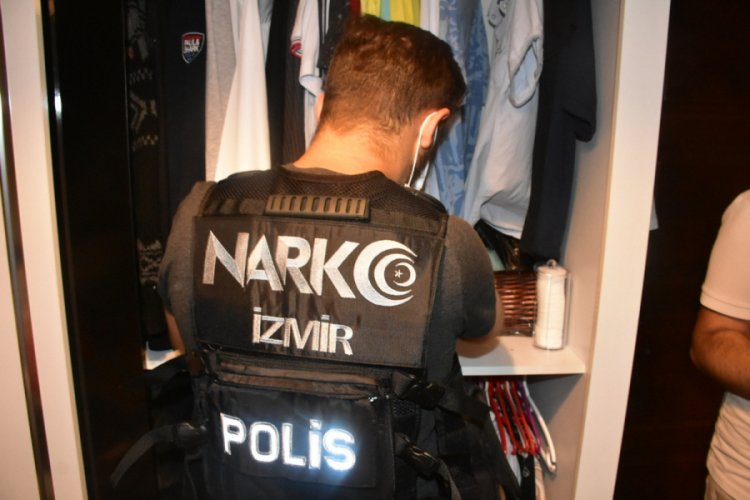 İzmir'de uyuşturucu satıcılarına şafak operasyonu