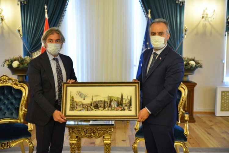 Bakan Yardımcısı Demircan Bursa'da: "&Ouml;nemli bazı yapıların restorasyonu i&ccedil;in istişareler yapıyoruz"