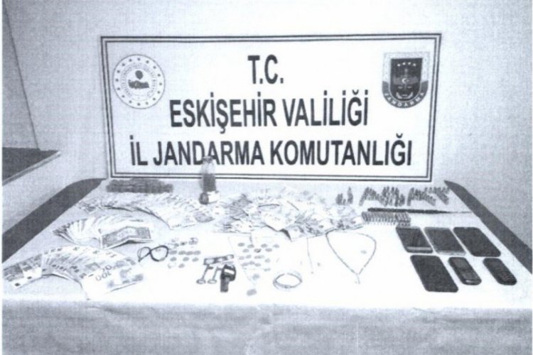 Hırsızlar &ccedil;adırda yakalandı