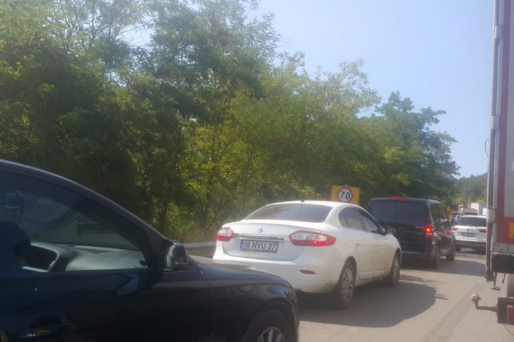 Bursa'da İneg&ouml;l'den d&ouml;n&uuml;ş yolu &ccedil;ile dolu