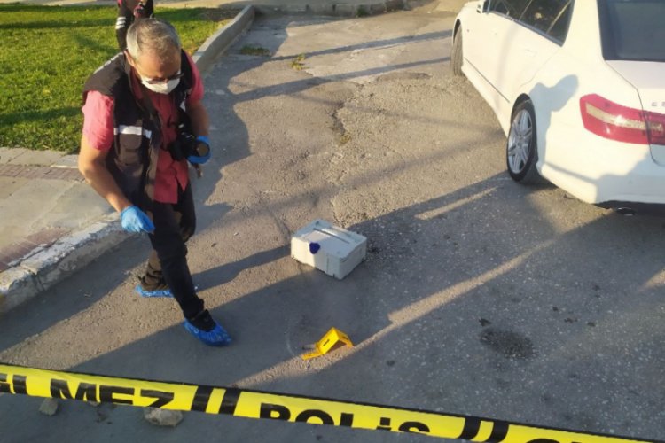 Tartışan iki grup silahlarına davrandı: 2 yaralı