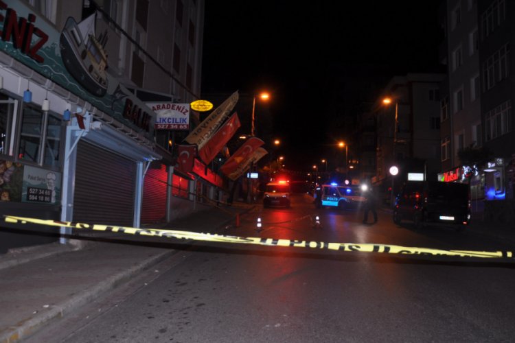 İki kişi arasında &ccedil;ıkan kavga kanlı bitti