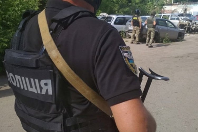 Ukrayna'da minib&uuml;se silahlı saldırı: 4 yaralı