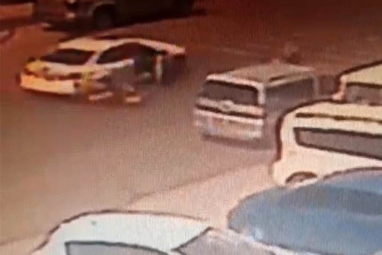 Bankadan para dolu &ccedil;anta ile &ccedil;ıkan vatandaşa dehşeti yaşattılar
