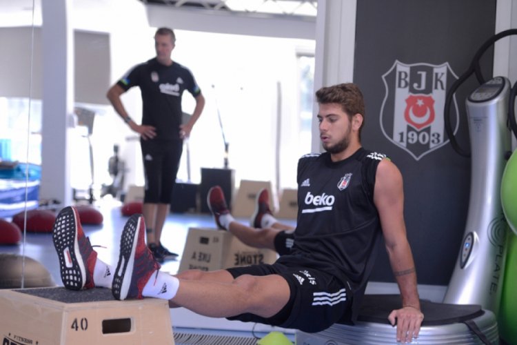Beşiktaş, salonda &ccedil;alıştı