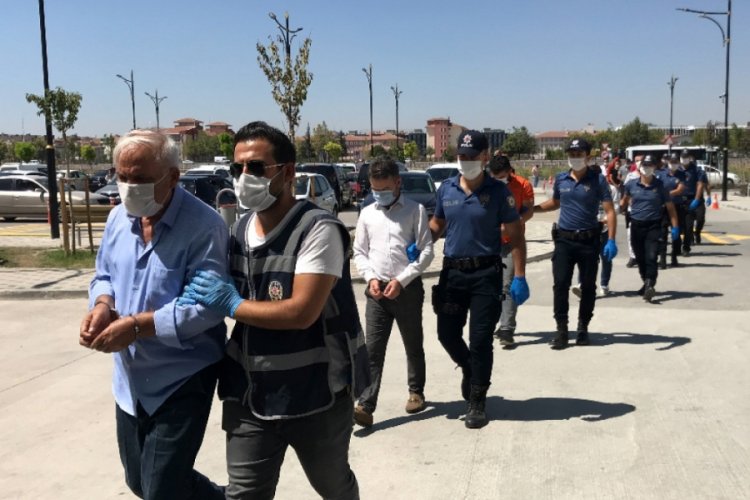 "Valiyim" diyerek 1 milyon lira dolandıran &ccedil;ete &ccedil;&ouml;kertildi