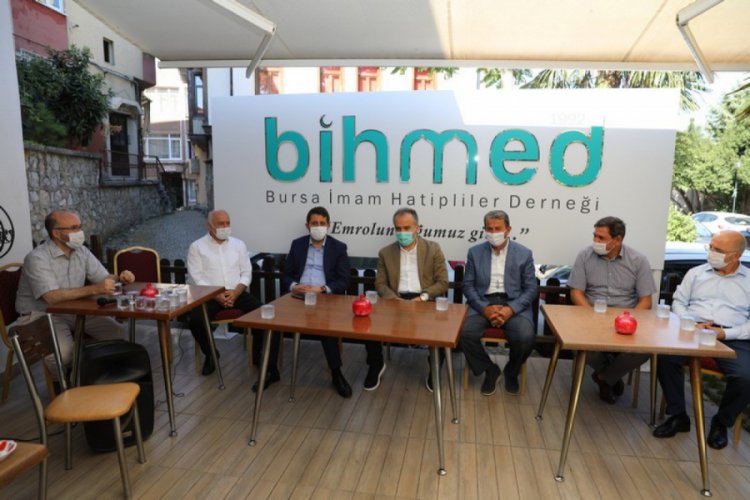 Bursa'da 'Emanete' sahip &ccedil;ıkan liseliler &ouml;d&uuml;llendirildi