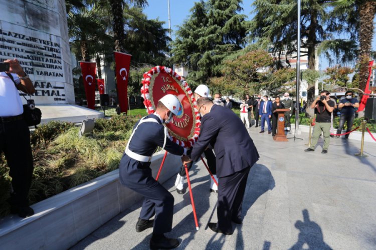 Bursa'da Zafer Bayramı'nın 98'inci yılı kutlandı
