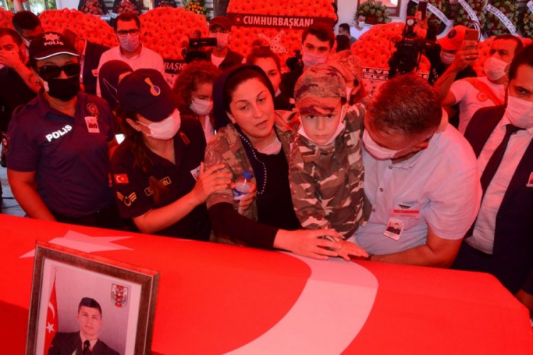 Şehit annesi: "Evladıma s&ouml;z verdim, ağlamayacağım"