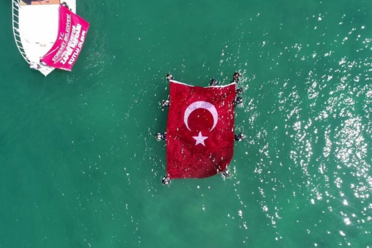 Van G&ouml;l&uuml;'nde mavi vatan vurgusu