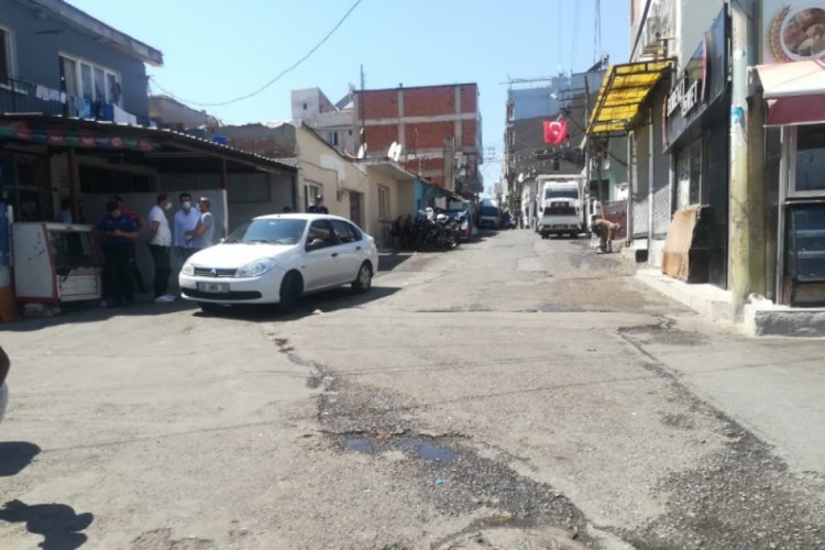 İki aile arasında kavga: Şişeler havada u&ccedil;uştu