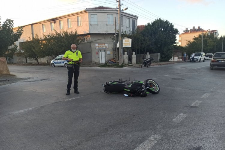 Otomobil ile motosiklet &ccedil;arpıştı: 1 yaralı