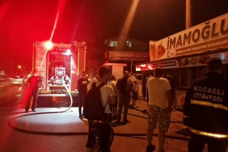 İş yerinin mutfağında &ccedil;ıkan yangın korkuttu
