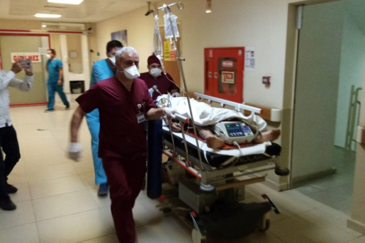 Bursa'da şarampole yuvarlanan motosikletin s&uuml;r&uuml;c&uuml;s&uuml; hastanede &ouml;ld&uuml;