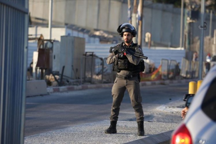 İsrail polisi Kud&uuml;s'te 4 Filistinliyi g&ouml;zaltına aldı