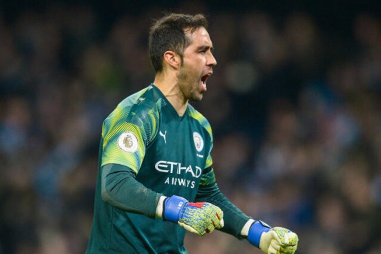 Real Betis, Şilili kaleci Claudio Bravo'yu transfer etti