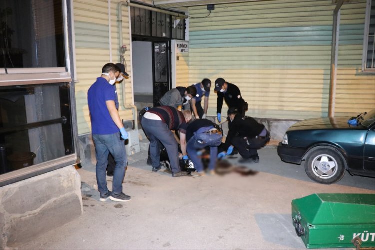 32 yaşındaki kadın eski komşusu tarafından &ouml;ld&uuml;r&uuml;ld&uuml;