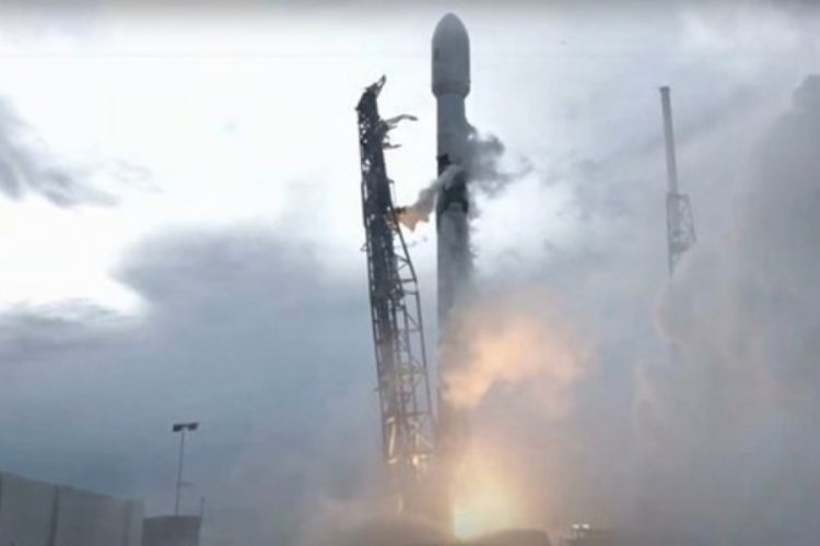 SpaceX, Arjantin'e ait yer g&ouml;zlem uydusunu uzaya g&ouml;nderdi