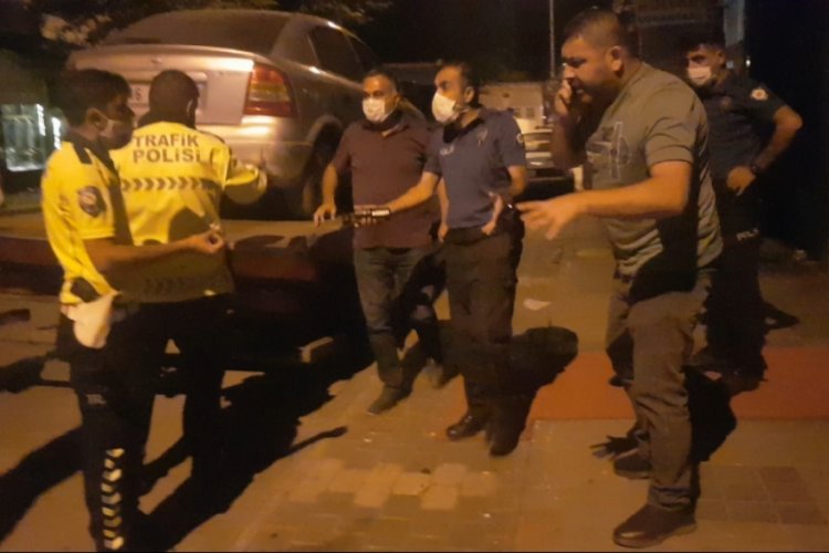 Bursa İneg&ouml;l'de polise direnen alkoll&uuml; s&uuml;r&uuml;c&uuml; g&ouml;zaltına alındı