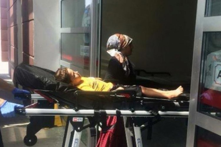 Balkondan d&uuml;şen 7 yaşındaki &ccedil;ocuk yaralandı!