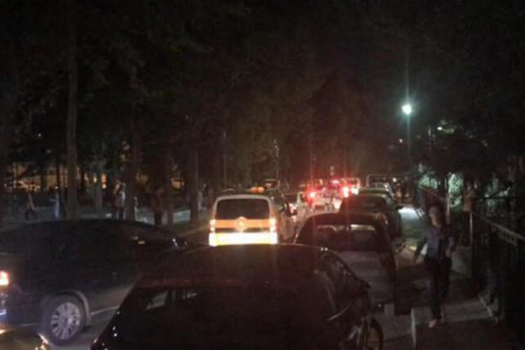 Diyarbakır'da yasağa rağmen d&uuml;ğ&uuml;n konvoyu