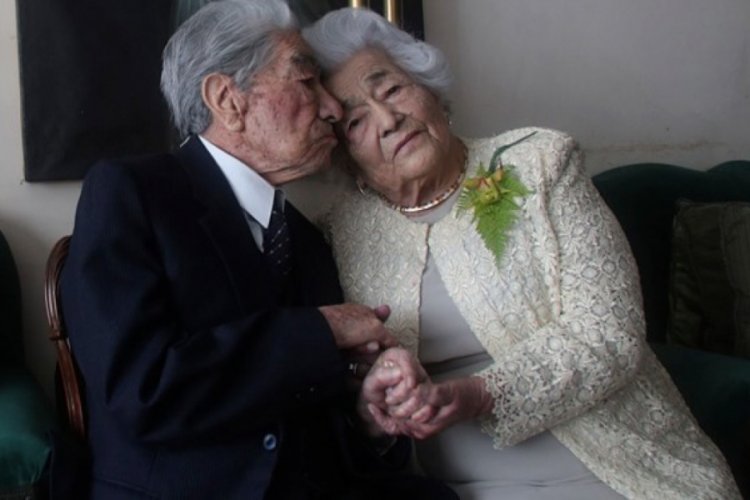 Dünyanın en yaşlı evli çifti olarak Guinness'e girdiler
