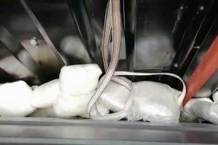Oscar, dorsedeki 14 kilo 295 gram uyuşturucuyu buldu