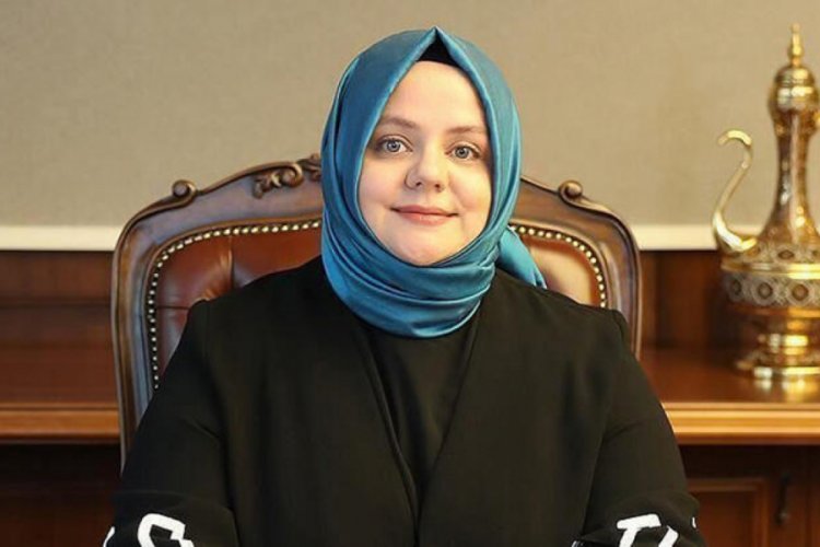 Bakan Sel&ccedil;uk: "Fesih kısıtı ve Nakdi &Uuml;cret Desteği 2 ay uzatıldı"