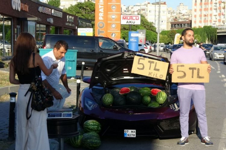 L&uuml;ks otomobilde karpuz satan İranlı konuştu