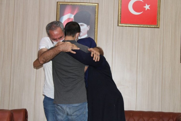 Teslim olan ter&ouml;rist ailesiyle buluştu