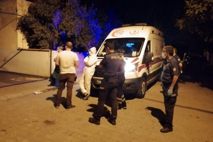 Sokağa &ccedil;ıkan koronavir&uuml;s hastasını ailesi ihbar etti