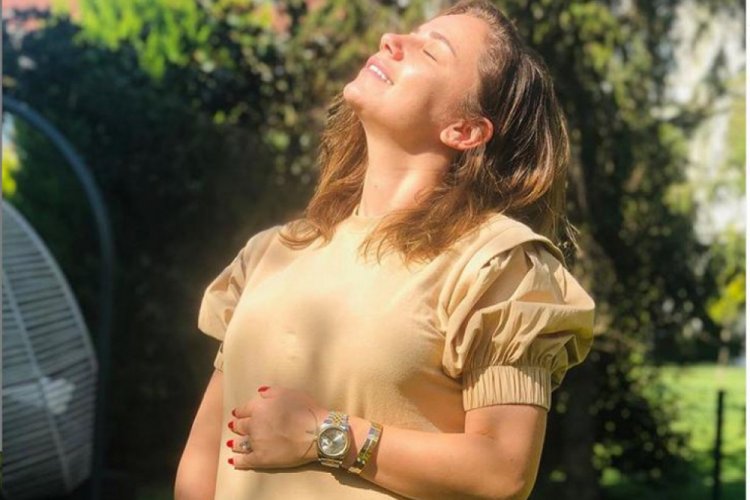 Merve &Ouml;zbey: Gel bakalım g&uuml;zel kızım