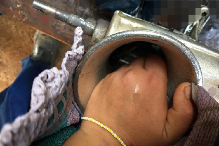 Gen&ccedil; kız elini kıyma makinesine kaptırdı, yardımına itfaiye ekipleri yetişti