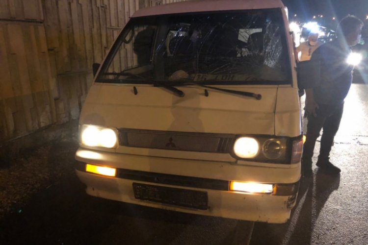 Bursa'da kamyonet ile motosiklet &ccedil;arpıştı