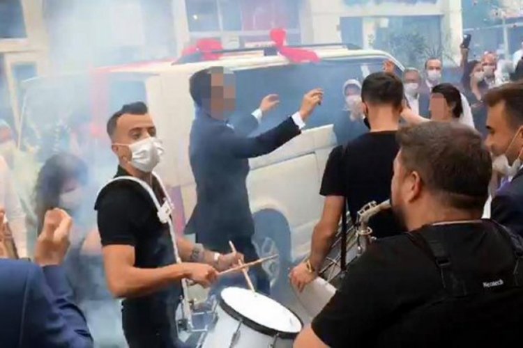 Gelin alma, sokak d&uuml;ğ&uuml;n&uuml;ne d&ouml;nd&uuml;