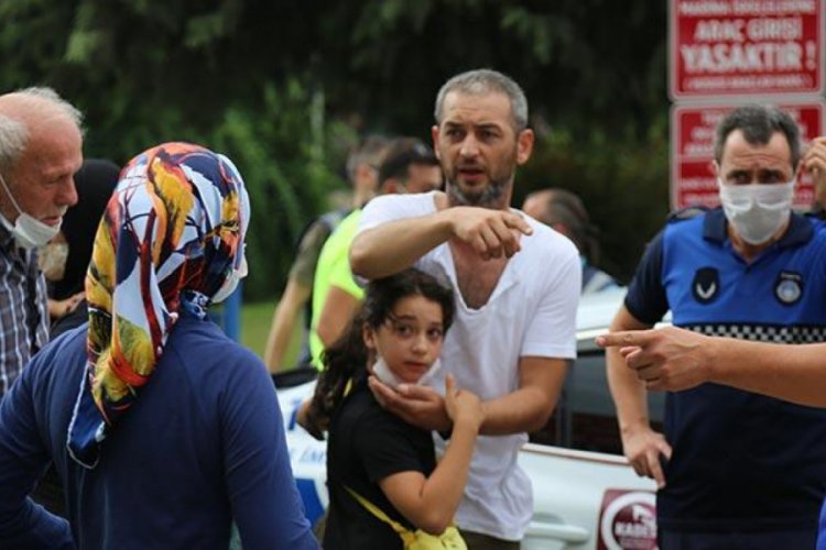 3 otomobil &ccedil;arpıştı! Yaralılar var