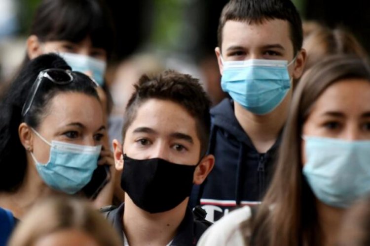 Rusya'da koronavir&uuml;s vaka sayısı 1 milyon 30 bini ge&ccedil;ti