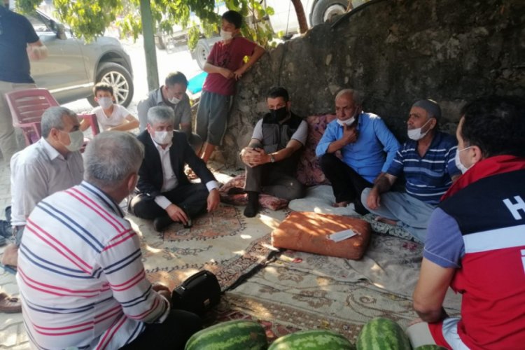 Bakan Pakdemirli yangın b&ouml;lgesinde vatandaşlar ile bir araya geldi