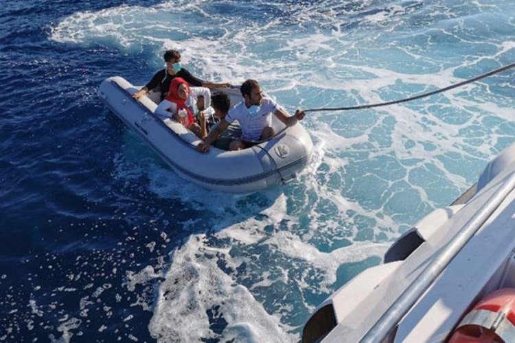 T&uuml;rk karasularına itilen g&ouml;&ccedil;meler kurtarıldı