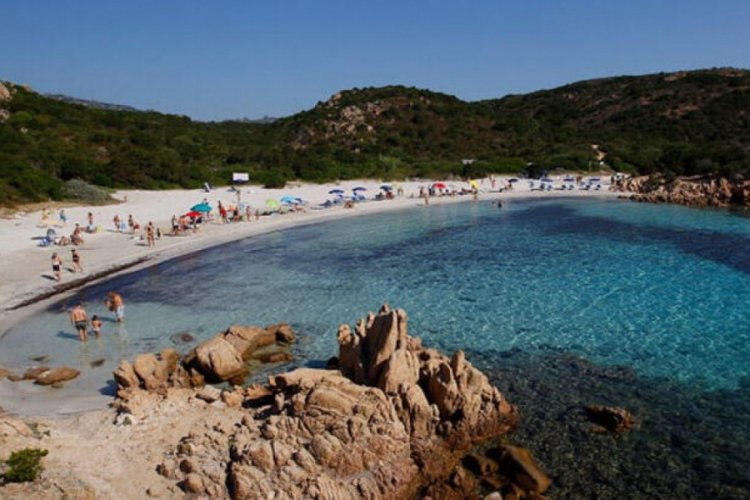 Plajdan kum &ccedil;alan turiste 9 bin lira ceza!